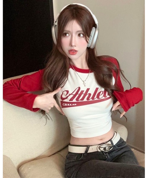 FUNdaysion(ファンデイション)の「クロップド丈AthleticロゴラグランロンT(Tシャツ/カットソー・レディース・ホワイト×レッド/ブラック×レッド・M)」の22枚目の写真