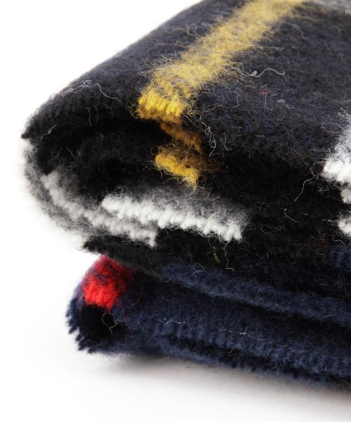 Ray BEAMS（レイビームス）の「TWEED MILL / チェック ブランケットストール（ストール/ショール・レディース・オフホワイト/ネイビー/その他1・ONE SIZE）」の20枚目の写真