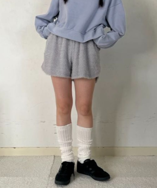 hugi(ハギ)の「SHINY SHAGGY PANTS/シャイニーシャギーパンツ(その他パンツ・レディース・グレー・FREE)」の4枚目の写真