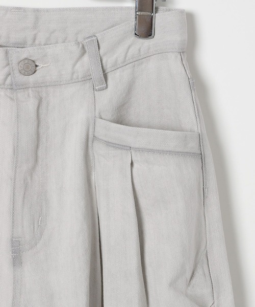 PAGEBOY(ページボーイ)の「ランダムタックデニムパンツ(デニムパンツ・レディース・ブラック/ブルー/グレー・SMALL/MEDIUM)」の6枚目の写真