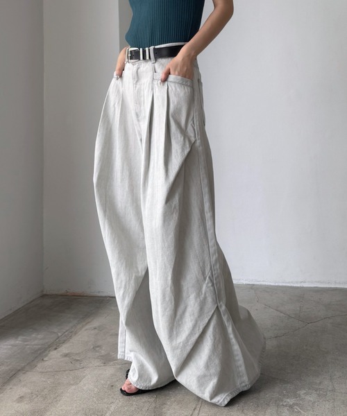 PAGEBOY(ページボーイ)の「ランダムタックデニムパンツ(デニムパンツ・レディース・ブラック/ブルー/グレー・SMALL/MEDIUM)」の19枚目の写真