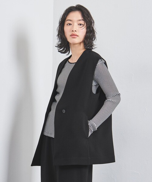 UNITED ARROWS(ユナイテッドアローズ)の「COMFY Vノーカラー ベスト -吸水速乾 UVカット ウォッシャブル-(ベスト・レディース・オフホワイト/ブラック・FREE)」の3枚目の写真