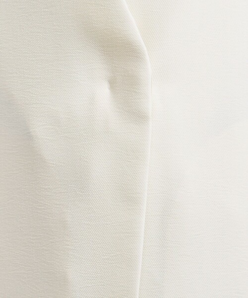 UNITED ARROWS(ユナイテッドアローズ)の「COMFY Vノーカラー ベスト -吸水速乾 UVカット ウォッシャブル-(ベスト・レディース・オフホワイト/ブラック・FREE)」の18枚目の写真