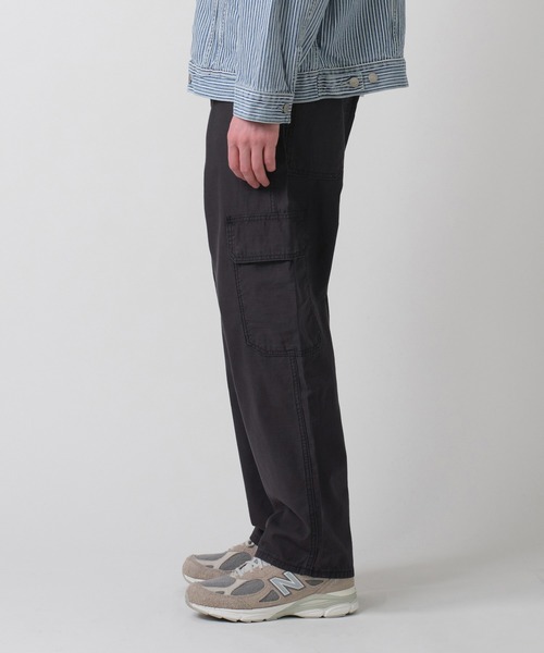 Levi's(リーバイス)の「Levi's/リーバイス 568(TM) ルーズストレート カーゴ(カーゴパンツ・メンズ・ブラック/グリーン/オフホワイト・28inch/29inch/30inch/31inch/32inch/33inch/34inch/36inch/38inch)」の4枚目の写真