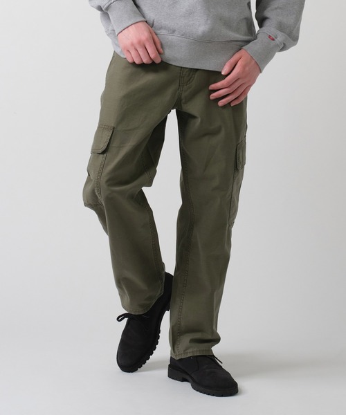 Levi's(リーバイス)の「Levi's/リーバイス 568(TM) ルーズストレート カーゴ(カーゴパンツ・メンズ・ブラック/グリーン/オフホワイト・28inch/29inch/30inch/31inch/32inch/33inch/34inch/36inch/38inch)」の15枚目の写真