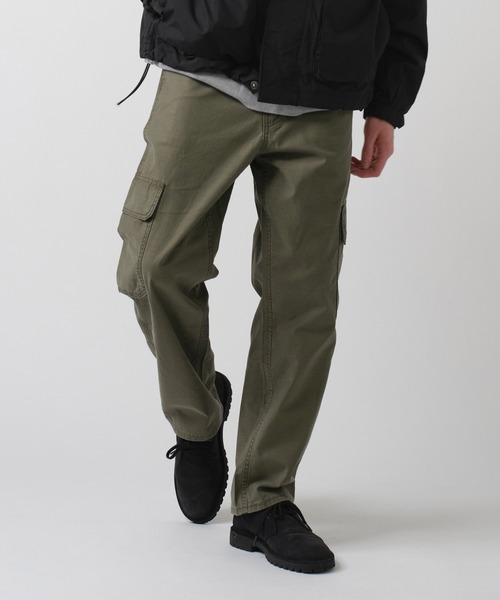 Levi's(リーバイス)の「Levi's/リーバイス 568(TM) ルーズストレート カーゴ(カーゴパンツ・メンズ・ブラック/グリーン/オフホワイト・28inch/29inch/30inch/31inch/32inch/33inch/34inch/36inch/38inch)」の18枚目の写真