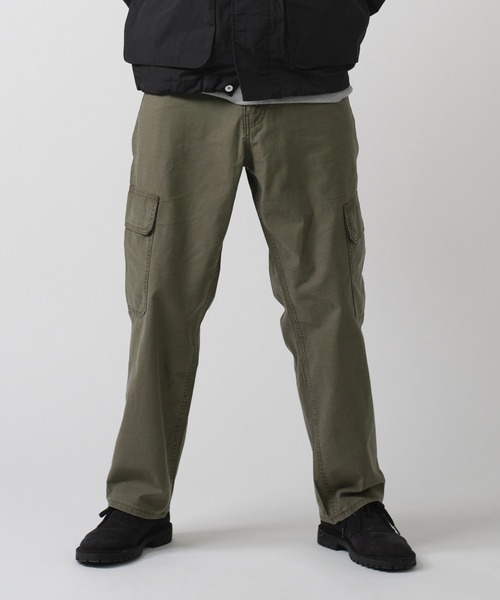 Levi's(リーバイス)の「Levi's/リーバイス 568(TM) ルーズストレート カーゴ(カーゴパンツ・メンズ・ブラック/グリーン/オフホワイト・28inch/29inch/30inch/31inch/32inch/33inch/34inch/36inch/38inch)」の19枚目の写真