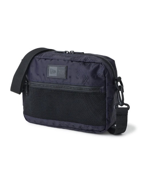 NEW ERA（ニューエラ）の「NEW ERA/ニューエラ ショルダーバッグ SHOULDER POUCH ショルダーポーチ ラージ 2L 14521314/14521315/14521316/14750860（ショルダーバッグ・メンズ・ブラック/ブラック×ホワイト/ストーン/ネイビー・FREE）」の4枚目の写真
