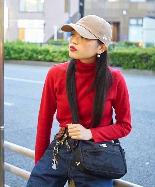 NEW ERA（ニューエラ）の「NEW ERA/ニューエラ ショルダーバッグ SHOULDER POUCH ショルダーポーチ ラージ 2L 14521314/14521315/14521316/14750860（ショルダーバッグ・メンズ・ブラック/ブラック×ホワイト/ストーン/ネイビー・FREE）」の6枚目の写真