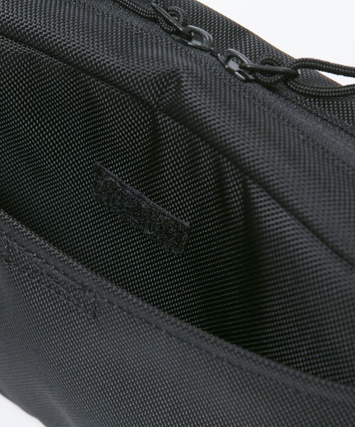 NEW ERA（ニューエラ）の「NEW ERA/ニューエラ ショルダーバッグ SHOULDER POUCH ショルダーポーチ ラージ 2L 14521314/14521315/14521316/14750860（ショルダーバッグ・メンズ・ブラック/ブラック×ホワイト/ストーン/ネイビー・FREE）」の20枚目の写真