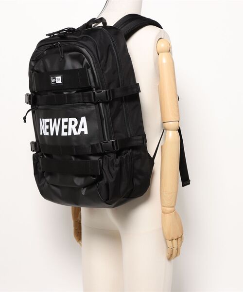 NEW ERA(ニューエラ)の「【NEW ERA/ニューエラ】SKATEBOARD URBAN PAC(バックパック/リュック・メンズ・ブラック×ホワイト/ブラック・FREE)」の3枚目の写真