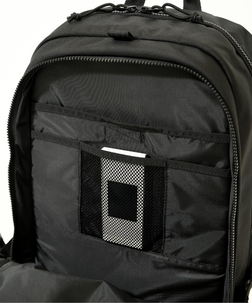 NEW ERA(ニューエラ)の「【NEW ERA/ニューエラ】SKATEBOARD URBAN PAC(バックパック/リュック・メンズ・ブラック×ホワイト/ブラック・FREE)」の10枚目の写真