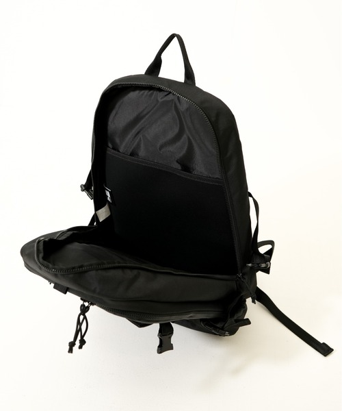 NEW ERA(ニューエラ)の「【NEW ERA/ニューエラ】SKATEBOARD URBAN PAC(バックパック/リュック・メンズ・ブラック×ホワイト/ブラック・FREE)」の11枚目の写真