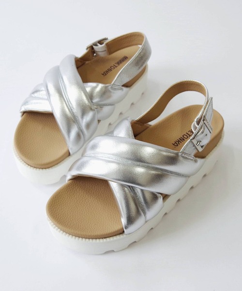 Minnetonka（ミネトンカ）の「【MINNETONKA/ミネトンカ】 クロスベルトパデッドサンダル パフィーサンダル 23M03（サンダル・レディース・シルバー/ブラック/ホワイト/ベージュ・5/6/7/8/9）」の12枚目の写真