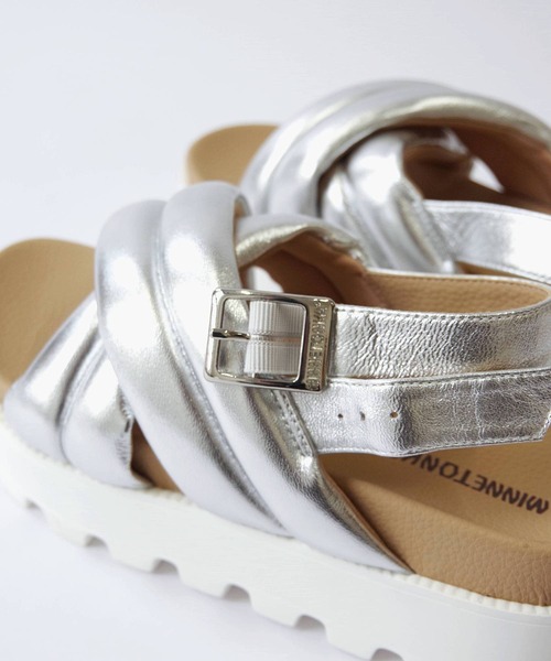 Minnetonka（ミネトンカ）の「【MINNETONKA/ミネトンカ】 クロスベルトパデッドサンダル パフィーサンダル 23M03（サンダル・レディース・シルバー/ブラック/ホワイト/ベージュ・5/6/7/8/9）」の9枚目の写真