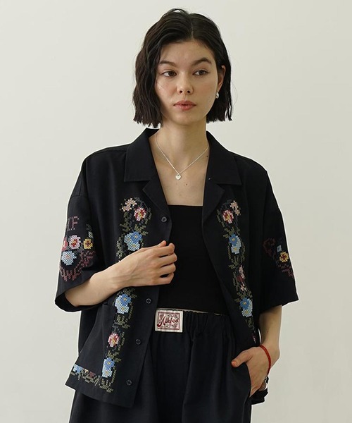 MILKFED.（ミルクフェド）の「CROSS STITCH STYLE SHIRT（シャツ/ブラウス・レディース・ライトグリーン/ネイビー/オフホワイト・ONE SIZE）」の3枚目の写真