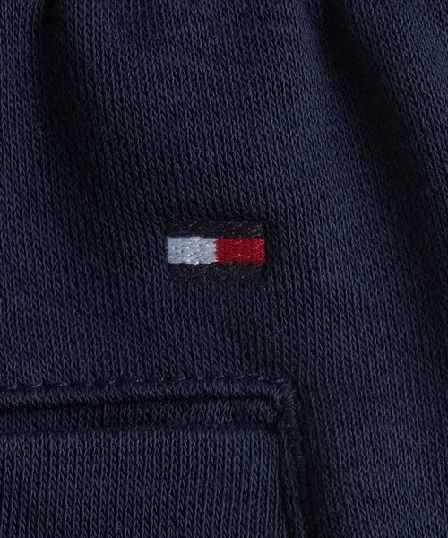 TOMMY HILFIGER(トミーヒルフィガー)の「BOYS カーゴスウェットショートパンツ(その他パンツ・キッズ・ブルー/ライトグレー・150cm/140cm/130cm/160cm)」の9枚目の写真