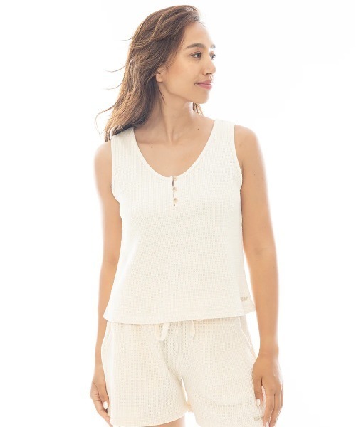 BILLABONG(ビラボン)の「BILLABONG レディース 【CHILLWEAR】 WAFFLE TANK TOP タンクトップ 【2025年春夏モデル】/ビラボンセットアップ対応ワッフルタンクトップ(タンクトップ・レディース・ブラック系その他/アイボリー/ピンク系その他・MEDIUM)」の2枚目の写真