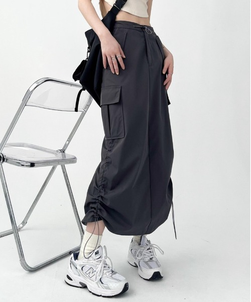 Teem Store（チームストア）の「サイドシャーリングナイロンロングカーゴスカート（スカート・レディース・ブラック/グレー・M/L）」の9枚目の写真