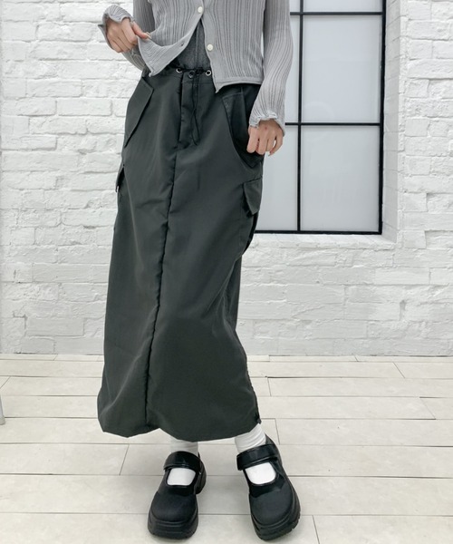 Teem Store（チームストア）の「サイドシャーリングナイロンロングカーゴスカート（スカート・レディース・ブラック/グレー・M/L）」の18枚目の写真