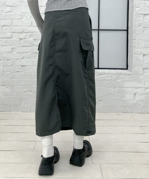 Teem Store（チームストア）の「サイドシャーリングナイロンロングカーゴスカート（スカート・レディース・ブラック/グレー・M/L）」の20枚目の写真