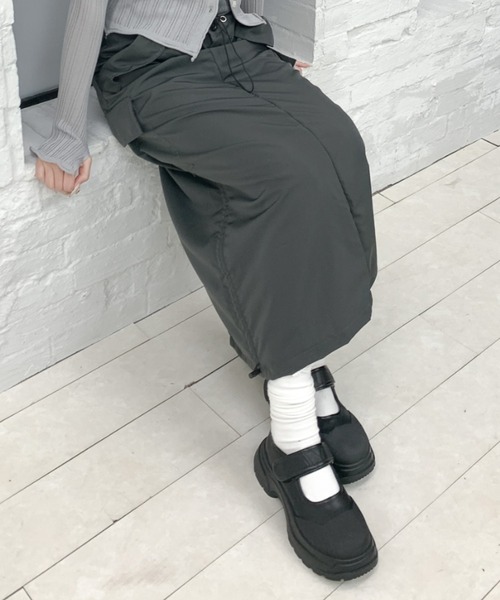 Teem Store（チームストア）の「サイドシャーリングナイロンロングカーゴスカート（スカート・レディース・ブラック/グレー・M/L）」の21枚目の写真