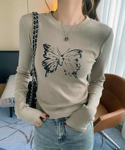 VIBGYOR(ヴィブジョー)の「【EIZZ/アイズ】幻想蝶プリント ロングスリーブ Tシャツ(Tシャツ/カットソー・レディース・ホワイト/ライトグレー/チャコール/ブラック/カーキ・FREE)」の5枚目の写真