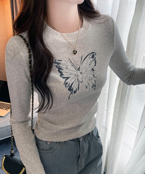 VIBGYOR(ヴィブジョー)の「【EIZZ/アイズ】幻想蝶プリント ロングスリーブ Tシャツ(Tシャツ/カットソー・レディース・ホワイト/ライトグレー/チャコール/ブラック/カーキ・FREE)」の16枚目の写真