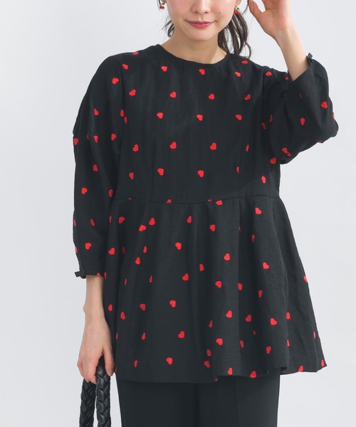 PICCIN PERLA(ピッチンペルラ)の「ハート刺繍袖リボンペプラムブラウス(シャツ/ブラウス・レディース・ブラック/アイボリー・M)」の15枚目の写真