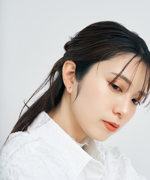 Jewel closet by L&Co.(ジュエルクローゼットバイエルアンドコー)の「K10 シェル/貝 パール イヤリング(イヤリング・レディース・ゴールド系その他3/ゴールド系その他2/ゴールド系その他・FREE)」の6枚目の写真