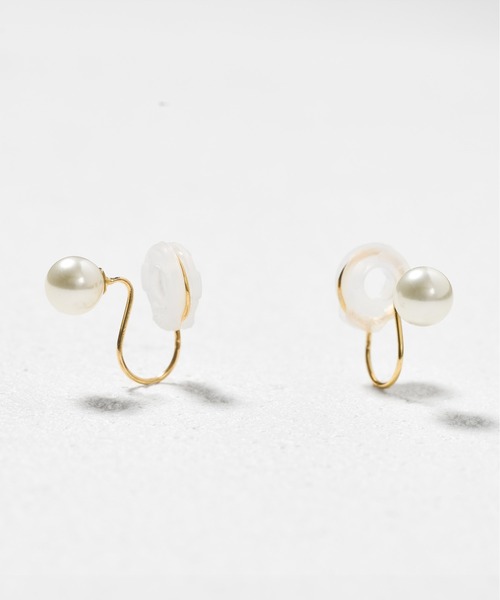 Jewel closet by L&Co.(ジュエルクローゼットバイエルアンドコー)の「K10 シェル/貝 パール イヤリング(イヤリング・レディース・ゴールド系その他3/ゴールド系その他2/ゴールド系その他・FREE)」の13枚目の写真