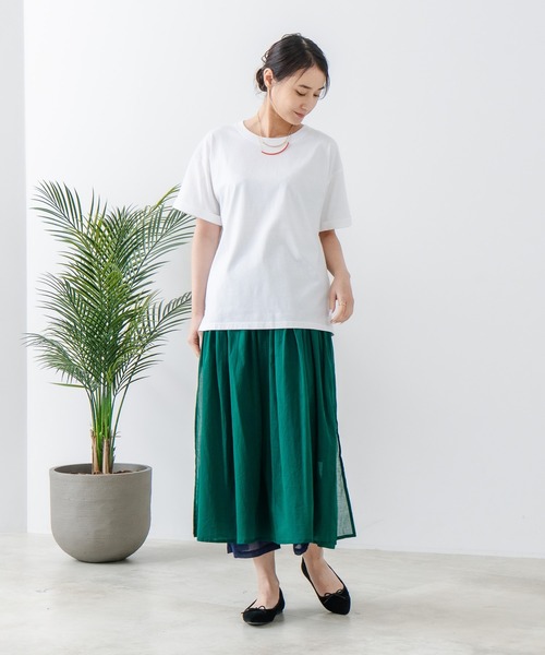 JEANS MATE（ジーンズメイト）の「【汗染みの目立ちにくいTシャツ ZEROSTAIN/ゼロステイン】ロールカフサイドスリットTシャツ 撥水・防汚加工 涼しい・透けにくい サイドスリット（Tシャツ/カットソー・レディース・スミクロ/ダークグリーン/ブラック/ホワイト/パープル・LARGE/MEDIUM）」の14枚目の写真