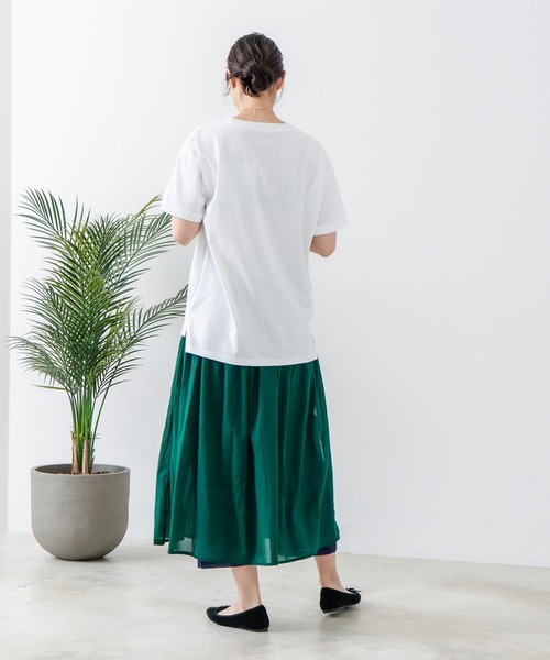 JEANS MATE（ジーンズメイト）の「【汗染みの目立ちにくいTシャツ ZEROSTAIN/ゼロステイン】ロールカフサイドスリットTシャツ 撥水・防汚加工 涼しい・透けにくい サイドスリット（Tシャツ/カットソー・レディース・スミクロ/ダークグリーン/ブラック/ホワイト/パープル・LARGE/MEDIUM）」の17枚目の写真
