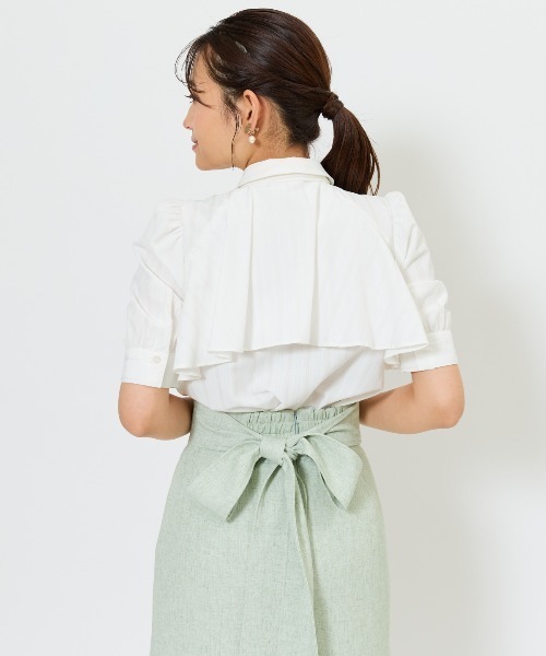 AND COUTURE(アンドクチュール)の「ビジューボタンストライプフリルブラウス(シャツ/ブラウス・レディース・グリーン系その他/ホワイト系その他/ブルー系その他/ホワイト系その他6・FREE)」の10枚目の写真