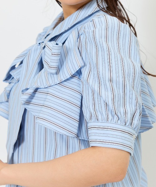 AND COUTURE(アンドクチュール)の「ビジューボタンストライプフリルブラウス(シャツ/ブラウス・レディース・グリーン系その他/ホワイト系その他/ブルー系その他/ホワイト系その他6・FREE)」の14枚目の写真