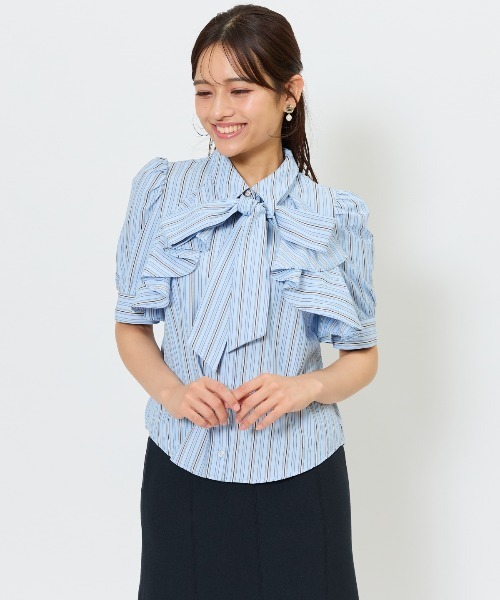 AND COUTURE(アンドクチュール)の「ビジューボタンストライプフリルブラウス(シャツ/ブラウス・レディース・グリーン系その他/ホワイト系その他/ブルー系その他/ホワイト系その他6・FREE)」の6枚目の写真
