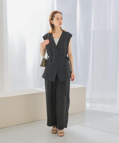 URBAN RESEARCH ROSSO WOMEN（アーバンリサーチ　ロッソ）の「接触冷感リネン混ジレ（ベスト・レディース・オフホワイト/チャコールグレー・FREE）」の13枚目の写真