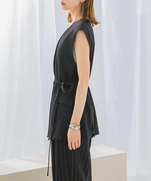 URBAN RESEARCH ROSSO WOMEN（アーバンリサーチ　ロッソ）の「接触冷感リネン混ジレ（ベスト・レディース・オフホワイト/チャコールグレー・FREE）」の18枚目の写真