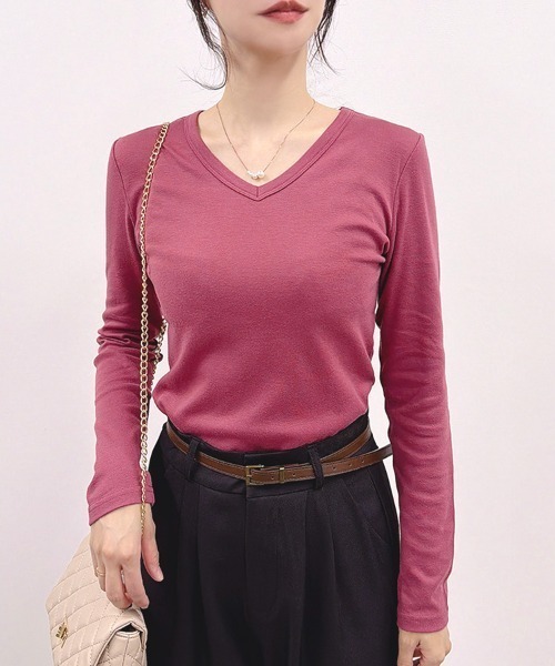 CLOTHY(クロシィ)の「【インナーにも使いやすいスッキリVネック!】スムースVネック長袖Tシャツ(Tシャツ/カットソー・レディース・オフホワイト/ブラック/イエロー/グレー/ブラウン/ネイビー/レッド/オリーブ/グレイッシュベージュ/ダークグリーン/チャコールグレー/ピンク/パープル・SMALL/MEDIUM/LARGE/X-LARGE/XX-LARGE)」の13枚目の写真