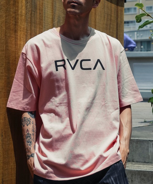 RVCA（ルーカ）の「RVCA メンズ BLINDER BOX SS Tシャツ 【2025年夏モデル】/ルーカ半袖バックプリントロゴTシャツ（Tシャツ/カットソー・メンズ・ブラック/ホワイト/ピンク/ブルー系その他/スミクロ・LARGE/MEDIUM/SMALL/X-LARGE）」の5枚目の写真