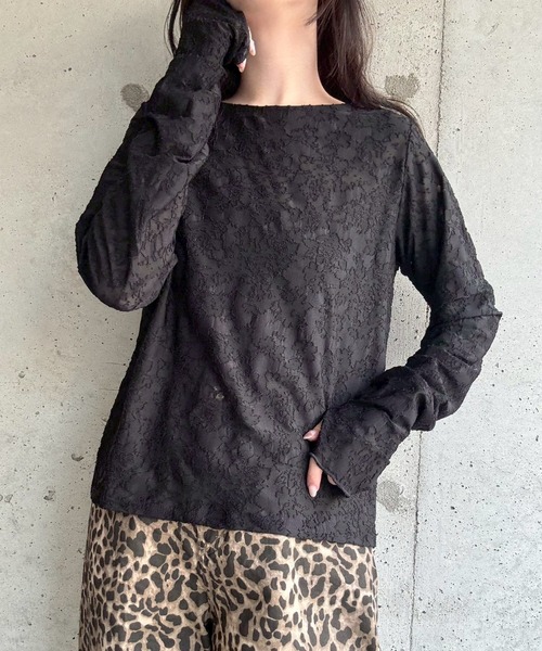 merrylatte(メリーラテ)の「サムホールシアージャガード花柄トップス(その他トップス・レディース・アイボリー/ブラック・FREE)」の4枚目の写真