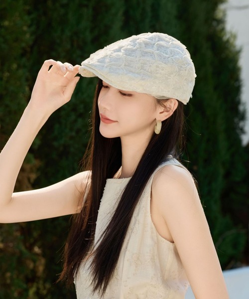 gossip！ロサンゼルス（ゴシップロサンゼルス）の「チュール立体フラワー付き　ベレー帽　バスクバレー/ハンチング（ハンチング/ベレー帽・レディース・ブラック/ホワイト・FREE）」の2枚目の写真