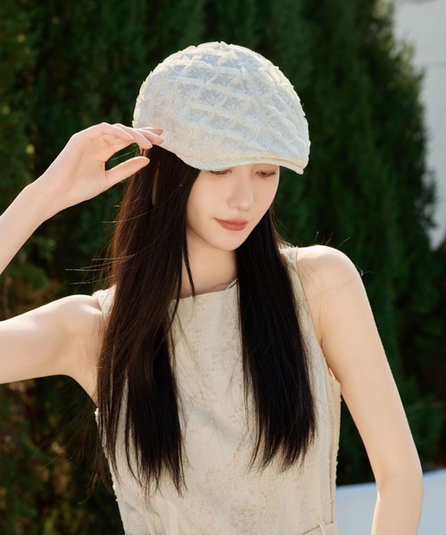 gossip！ロサンゼルス（ゴシップロサンゼルス）の「チュール立体フラワー付き　ベレー帽　バスクバレー/ハンチング（ハンチング/ベレー帽・レディース・ブラック/ホワイト・FREE）」の3枚目の写真