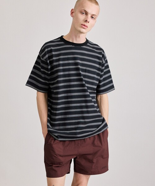 Saturdays NYC（サタデーズ ニューヨークシティ ）の「Border Stripe Relaxed SS Tee（Tシャツ/カットソー・メンズ・グレー/オフホワイト/ブラック・L/M/S/XL）」の2枚目の写真