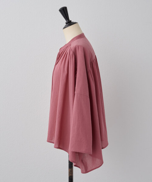 タグ付 ハグオーワー　24ssシフォンギャザーブラウス ピンク 手洗い可】サテンスキッパーシャツ（シャツ・ブラウス） | cloenc