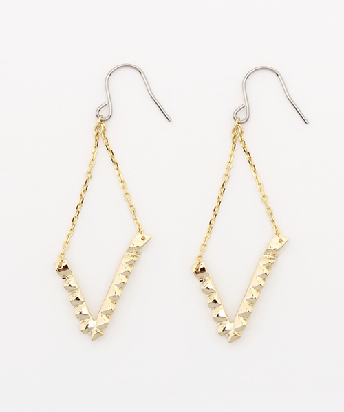 SCALA（スカラ）の「【SCALA/スカラ】フリルVピアス/made in JAPAN（日本製）（ピアス（両耳用）・レディース・ゴールド/アンティークゴールド・FREE）」の2枚目の写真