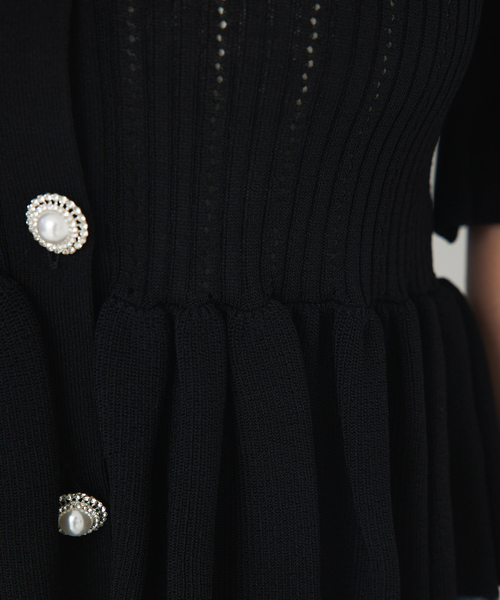 SELFIST（セルフィスト）の「ビジューボタン付きペプラムニットカーデ　サマーニット　夏服（ニット/セーター・レディース・ブラック/オフホワイト/イエロー・フリー）」の13枚目の写真