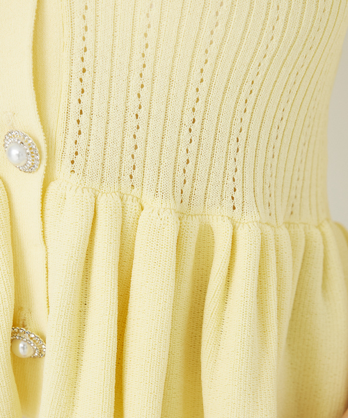 SELFIST（セルフィスト）の「ビジューボタン付きペプラムニットカーデ　サマーニット　夏服（ニット/セーター・レディース・ブラック/オフホワイト/イエロー・フリー）」の9枚目の写真
