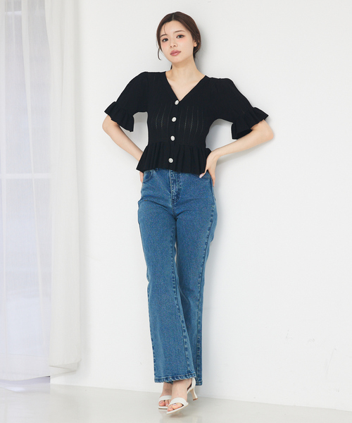 SELFIST（セルフィスト）の「ビジューボタン付きペプラムニットカーデ　サマーニット　夏服（ニット/セーター・レディース・ブラック/オフホワイト/イエロー・フリー）」の4枚目の写真