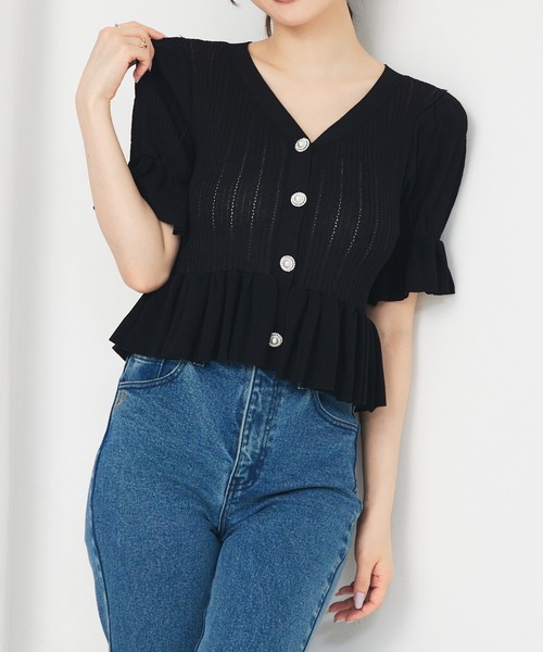 SELFIST（セルフィスト）の「ビジューボタン付きペプラムニットカーデ　サマーニット　夏服（ニット/セーター・レディース・ブラック/オフホワイト/イエロー・フリー）」の2枚目の写真